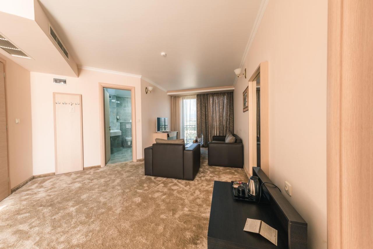Mantar Spa Hotel Marikostinovo ภายนอก รูปภาพ